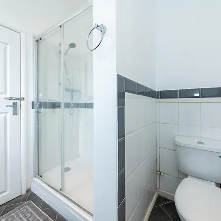 Free Parking 2 Beds Well Equipped Close To River Thames Reading Exterior photo