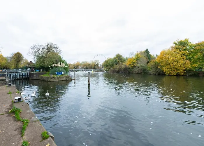 Free Parking 2 Beds Well Equipped Close To River Thames