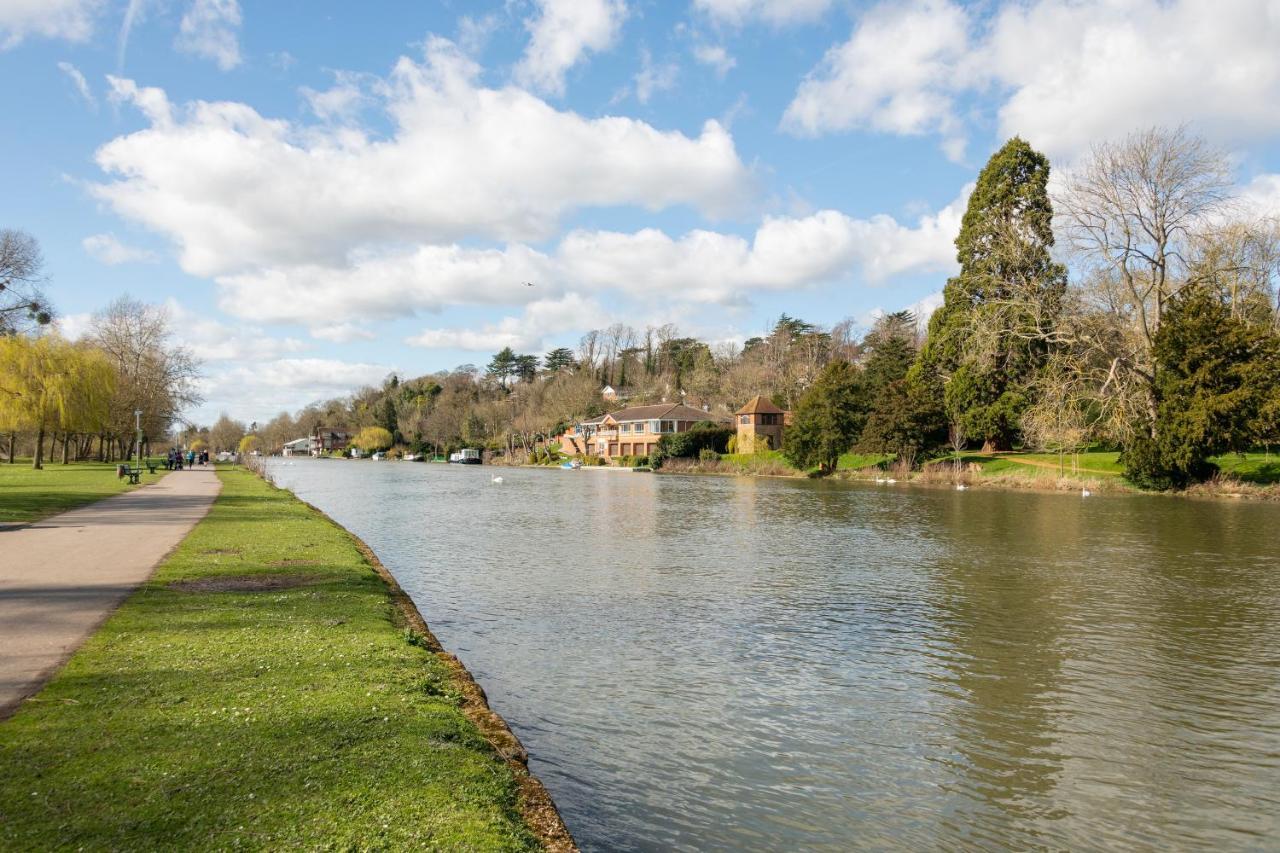 Free Parking 2 Beds Well Equipped Close To River Thames Apartment